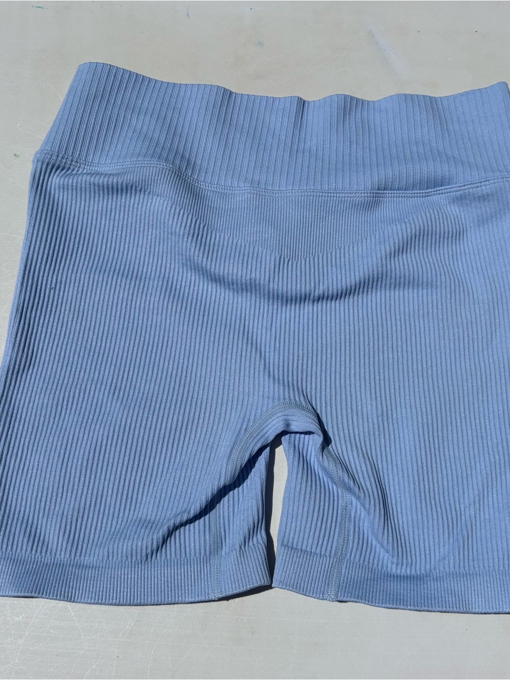 Women's 2 piece workout/yoga set sports bra and crossover shorts
Medium - Picture 6 of 7